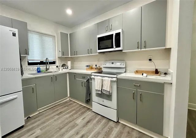 Photo 4 of Single family home for sale at 230 Nw 8Th Ave, Dania Beach, FL 33004 | MLS# A12068419 | Listing updated on 2026-08-16