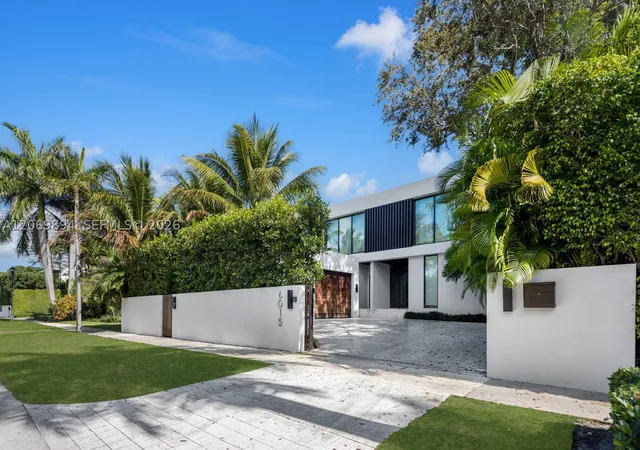 Photo 1 of Single family home for sale at 6015 N Bay Rd, Miami Beach, FL 33140 | MLS# A12069894 | Listing updated on 2026-09-24
