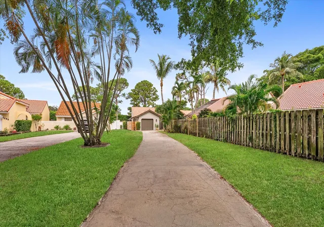 2nd image of 1310 Nw 22nd Ave, Delray Beach, FL 33445 | MLS# B26063987