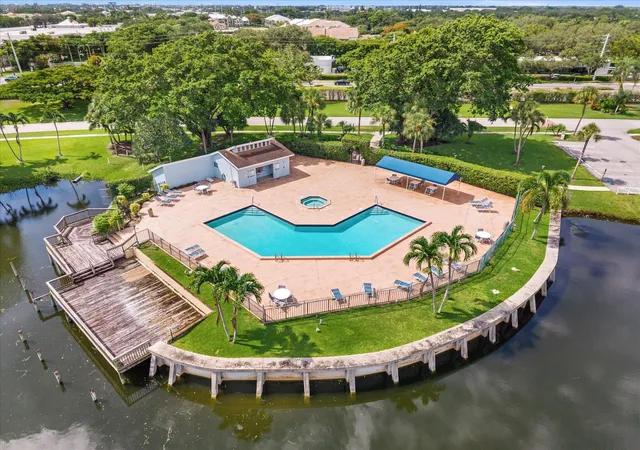 38th image of 1310 Nw 22nd Ave, Delray Beach, FL 33445 | MLS# B26063987