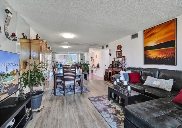 Photo 4 of Condo for sale at 9461 Sunrise Lakes Blvd #208, Sunrise, FL 33322 | MLS# A12070296 | Listing updated on 2026-10-02