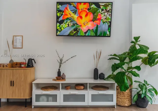 Photo 4 of Single family home for sale at 2515 Ne 182Nd St, North Miami Beach, FL 33160 | MLS# A12071061 | Listing updated on 2026-10-05