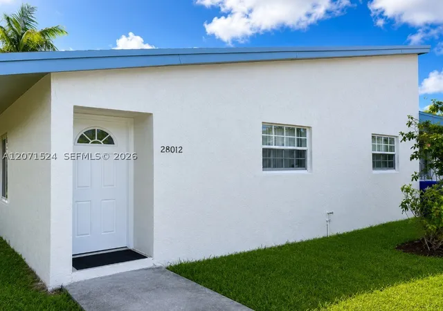 Photo 2 of Townhouse for sale at 28012 Sw 140th Ct, Homestead, FL 33033 | MLS# A12071524 | Listing updated on 2026-08-18
