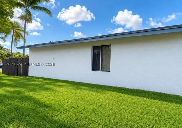 Photo 3 of Townhouse for sale at 28012 Sw 140th Ct, Homestead, FL 33033 | MLS# A12071524 | Listing updated on 2026-08-18