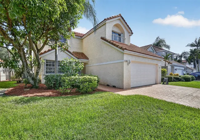 Single family home for sale at 2638 Oak Park Cir, Davie, FL 33328 | MLS# A12069726