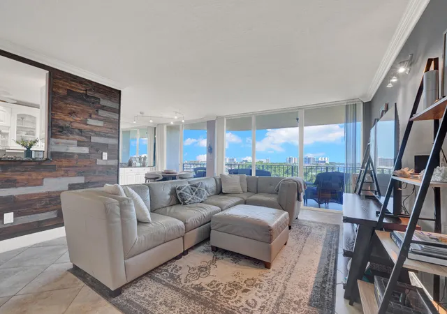 3rd image of 859 Jeffery St #7050, Boca Raton, FL 33487 | MLS# B26064426