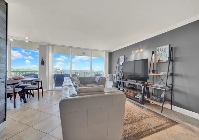 4th image of 859 Jeffery St #7050, Boca Raton, FL 33487 | MLS# B26064426
