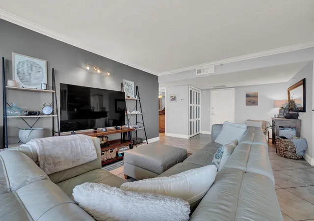 5th image of 859 Jeffery St #7050, Boca Raton, FL 33487 | MLS# B26064426