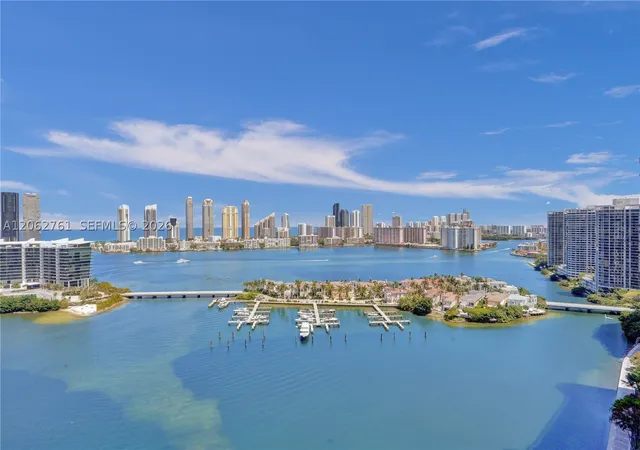 Listing Photo 4 - Condo for sale in building located at 3201 NE 183rd St, Aventura, FL 33160 - Unit #2403