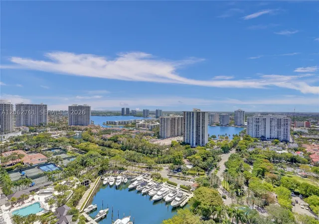 Listing Photo 5 - Condo for sale in building located at 3201 NE 183rd St, Aventura, FL 33160 - Unit #2403