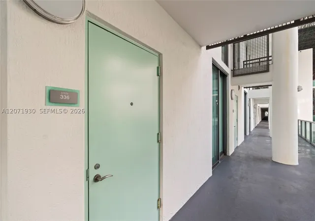 Listing Photo 5 - Condo for sale in building located at 6000 Collins Ave, Miami Beach, FL 33140 - Unit #336