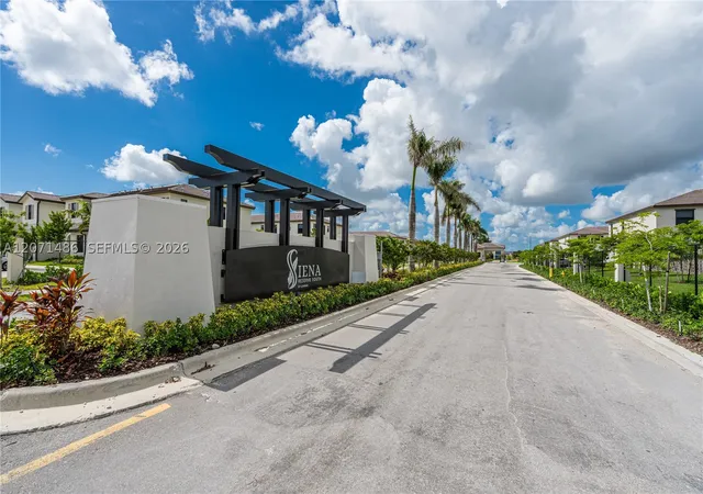 Photo 3 of Townhouse for sale at 23469 Sw 129Th Pl, Homestead, FL 33032 | MLS# A12071486 | Listing updated on 2026-08-16