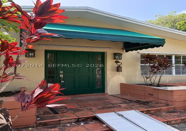 Photo 1 of Sale Pending at 15190 Old Cutler Rd, Palmetto Bay, FL 33158 | MLS# A12072014 | Listing updated on 2026-10-08