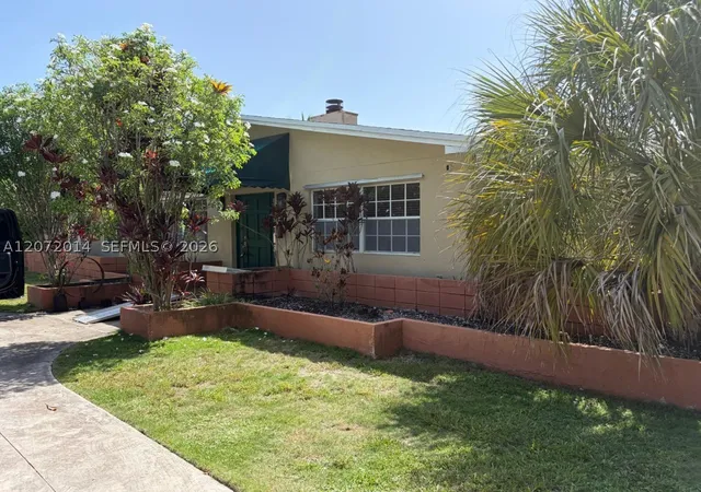 Photo 2 of Sale Pending at 15190 Old Cutler Rd, Palmetto Bay, FL 33158 | MLS# A12072014 | Listing updated on 2026-10-08