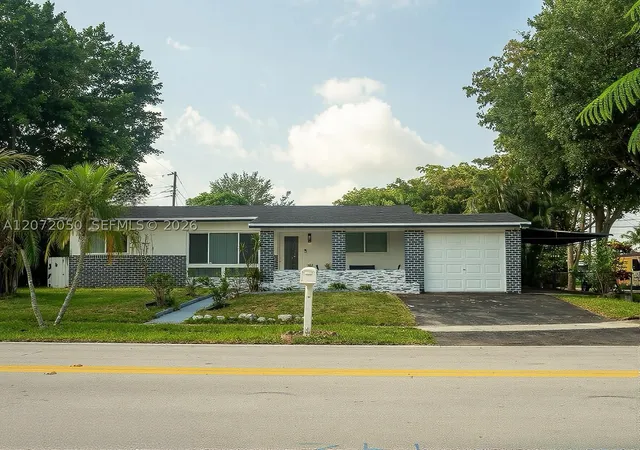 Photo 1 of Single family home for sale at 5090 Sw 9th Ct, Plantation, FL 33317 | MLS# A12072050 | Listing updated on 2026-10-09