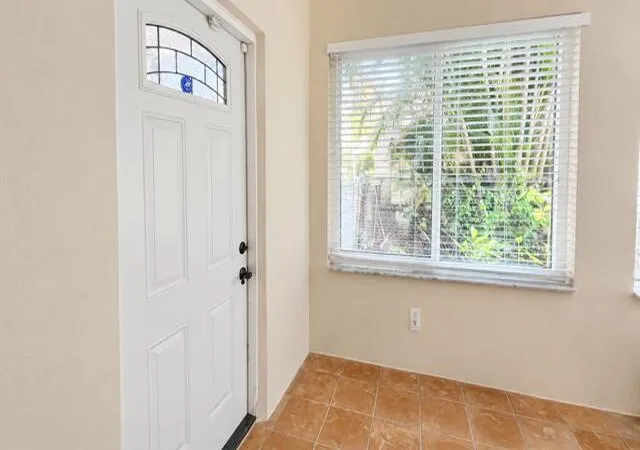2nd image of 716 Sw 19th St, Fort Lauderdale, FL 33315 | MLS# B26064841