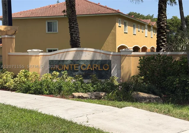 Photo 3 of Townhouse for sale at 550 Saint Tropez Ln, Margate, FL 33068 | MLS# A12071155 | Listing updated on 2026-08-26