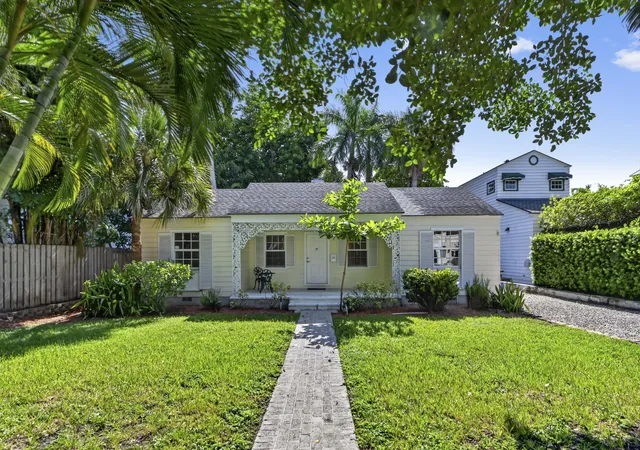 1st image of 53 Palm Sq, Delray Beach, FL 33483 | MLS# B26065005