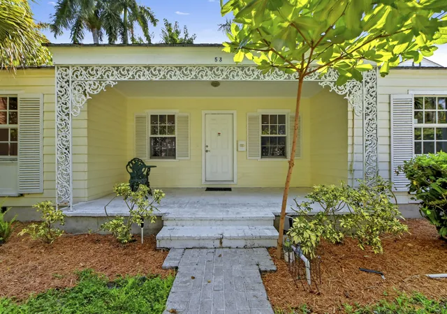 2nd image of 53 Palm Sq, Delray Beach, FL 33483 | MLS# B26065005