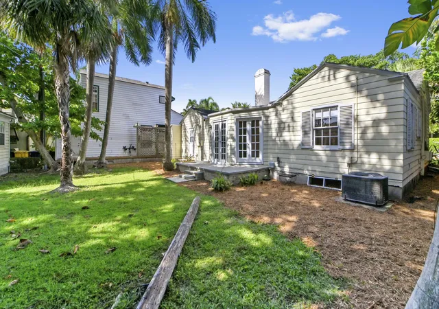 3rd image of 53 Palm Sq, Delray Beach, FL 33483 | MLS# B26065005