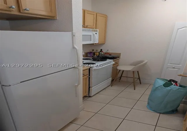 Photo 4 of Condo for sale at 6001 Sw 70Th St #620, South Miami, FL 33143 | MLS# A12072295 | Listing updated on 2026-08-17