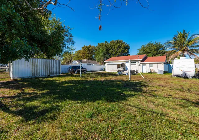17th image of 3914 Serubi Ave, Palm Springs, FL 33461 | MLS# B26065025