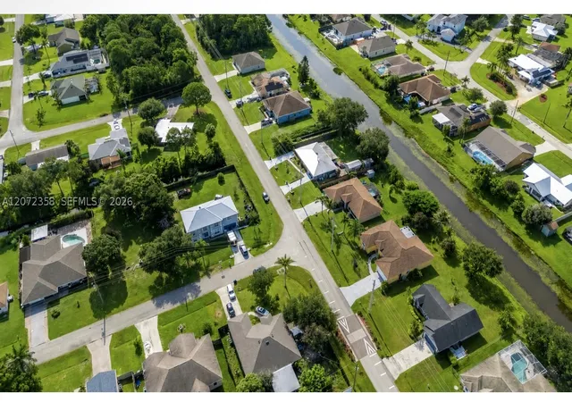 Photo 3 of Single family home for sale at 232 Sw Carter Ave, Port St Lucie, FL 34983 | MLS# A12072358 | Listing updated on 2026-10-01