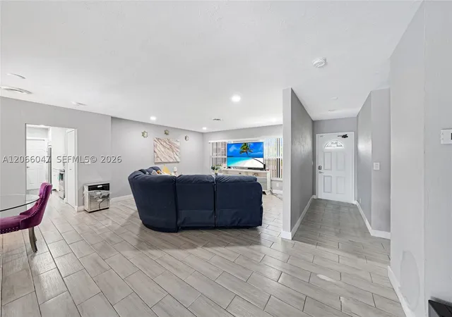 Photo 4 of Single family home for sale at 912 Ne 9Th Ct, Pompano Beach, FL 33060 | MLS# A12066047 | Listing updated on 2026-08-17