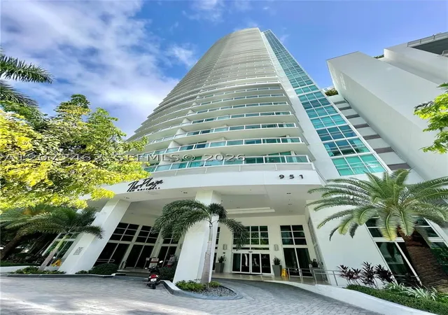 Condo for sale at 951 Brickell Ave #3403, Miami, FL 33131 | MLS# A12072462 | Listing updated on 2026-09-24
