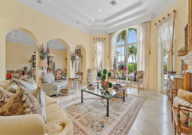 14th image of 1327 Lake Worth Ln, North Palm Beach, FL 33408 | MLS# B26065113