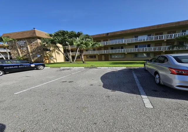 12th image of 555 Purdy Ln #114, Palm Springs, FL 33461 | MLS# B26065117