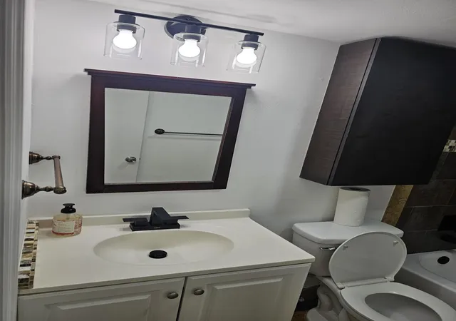 3rd image of 555 Purdy Ln #114, Palm Springs, FL 33461 | MLS# B26065117