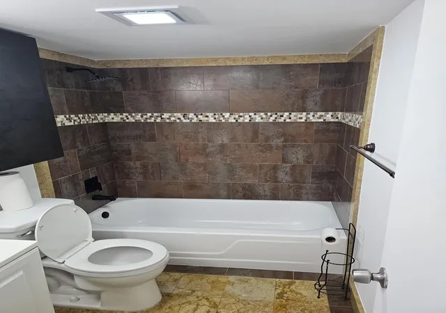 4th image of 555 Purdy Ln #114, Palm Springs, FL 33461 | MLS# B26065117