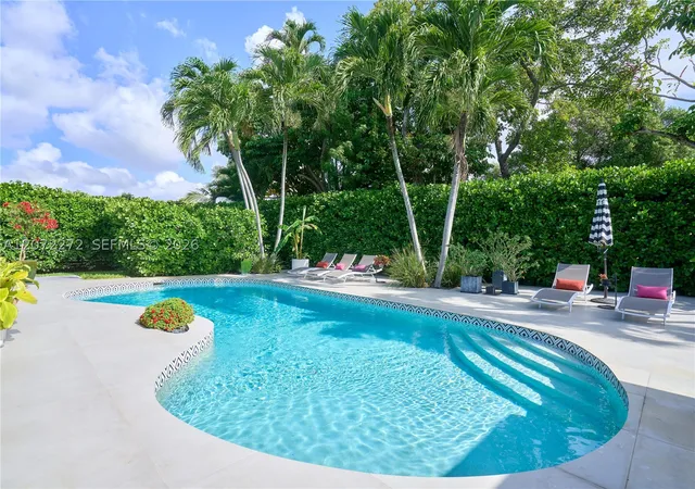 Photo 4 of Single family home for sale at 2155 Ne 191St Dr, North Miami Beach, FL 33179 | MLS# A12072272 | Listing updated on 2026-10-01