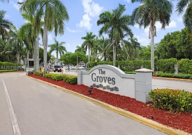 Photo 1 of Townhouse for sale at 1700 Se 31st Ct, Homestead, FL 33035 | MLS# A12070676 | Listing updated on 2026-08-17