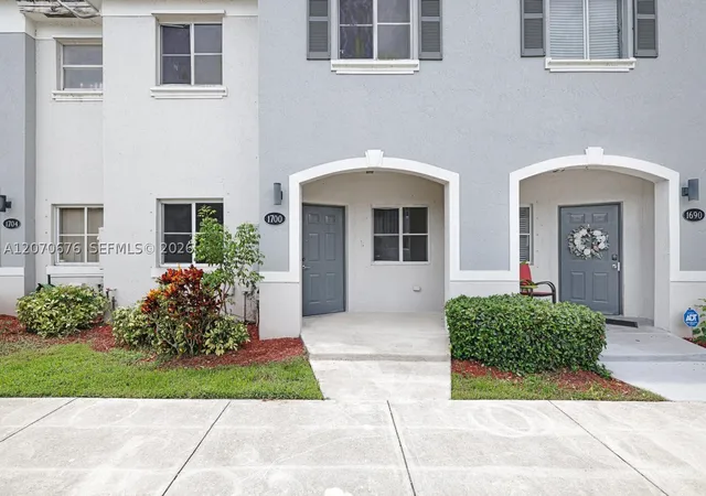 Photo 2 of Townhouse for sale at 1700 Se 31st Ct, Homestead, FL 33035 | MLS# A12070676 | Listing updated on 2026-08-17