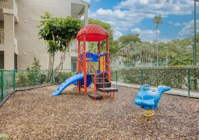 34th image of 1760 Palm Cove Blvd #5-305, Delray Beach, FL 33445 | MLS# B26065223