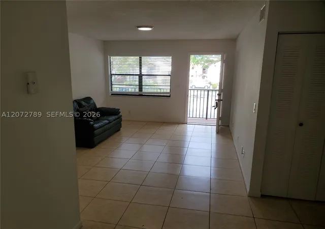 Listing Photo 5 - Condo for sale in building located at 3273 Nw 102Nd Ter, Coral Springs, FL 33065 - Unit #3273