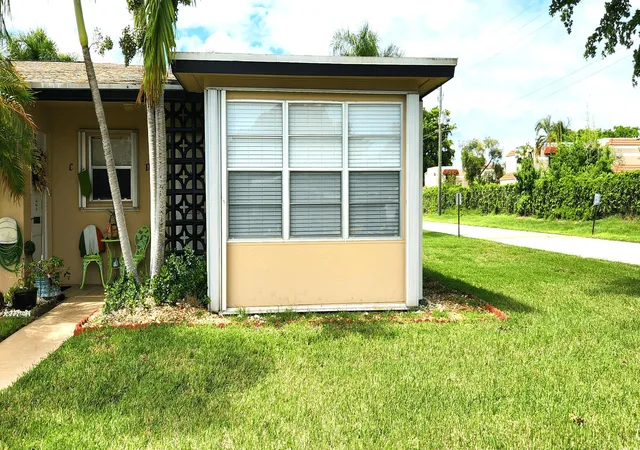 2nd image of 1042 North Dr #D, Delray Beach, FL 33445 | MLS# B26065270