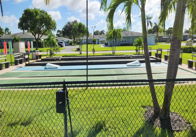 2nd image of 1042 N Dr, Delray Beach, FL 33445