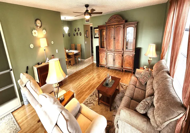5th image of 1042 N Dr, Delray Beach, FL 33445