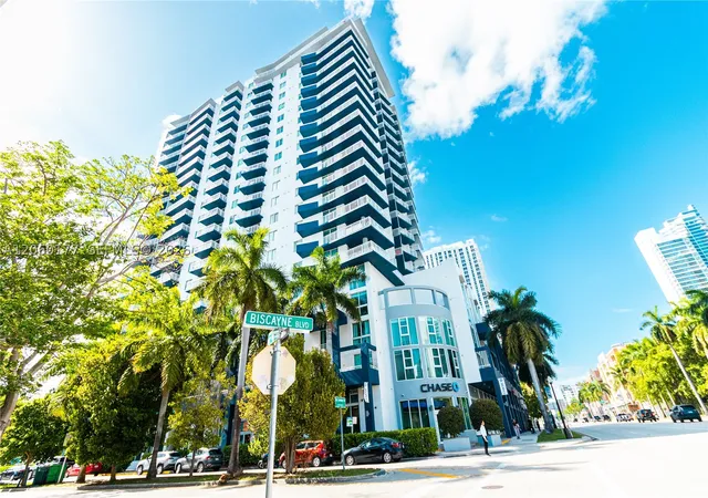 Listing Photo 1 - Condo for sale in 1800 Biscayne Plaza located at 275 Ne 18Th St, Miami, FL 33132 - Unit #1110