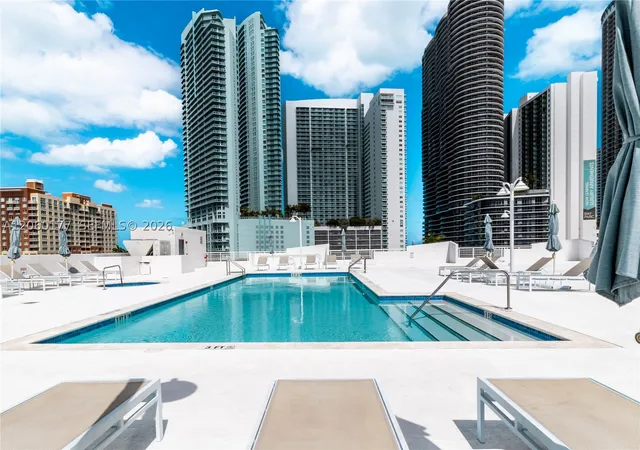 Listing Photo 3 - Condo for sale in 1800 Biscayne Plaza located at 275 Ne 18Th St, Miami, FL 33132 - Unit #1110