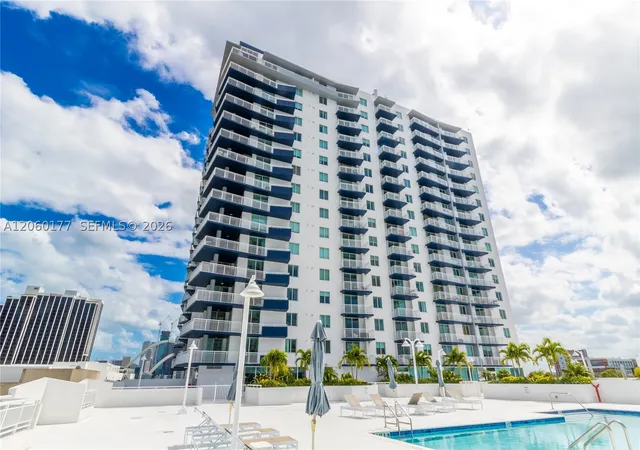 Listing Photo 4 - Condo for sale in 1800 Biscayne Plaza located at 275 Ne 18Th St, Miami, FL 33132 - Unit #1110