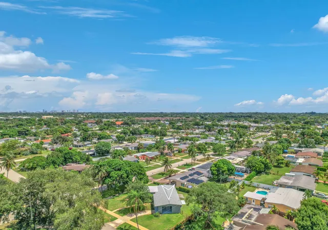 48th image of 145 Greenbrier Dr, Palm Springs, FL 33461 | MLS# B26065344