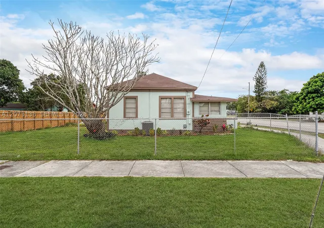 Photo 3 of Single family home for sale at 145 Nw 6th Ave, Florida City, FL 33034 | MLS# A12073138 | Listing updated on 2026-08-18