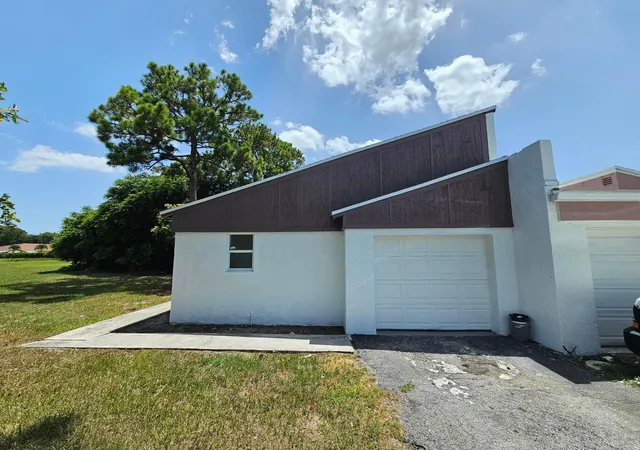 1st image of 4824 Nw 5th St, Delray Beach, FL 33445 | MLS# B26065583