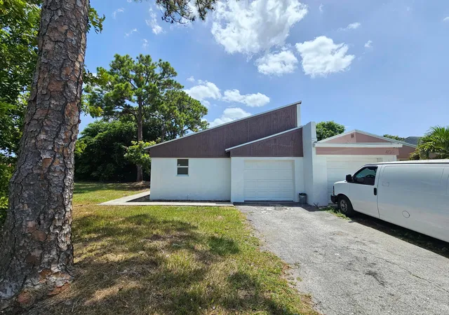 2nd image of 4824 Nw 5th St, Delray Beach, FL 33445 | MLS# B26065583