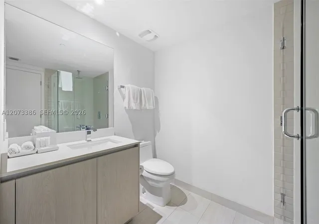 Photo 4 of Condo for sale at 4010 S Ocean Dr #T3905, Hollywood, FL 33019 | MLS# A12073386 | Listing updated on 2026-08-19