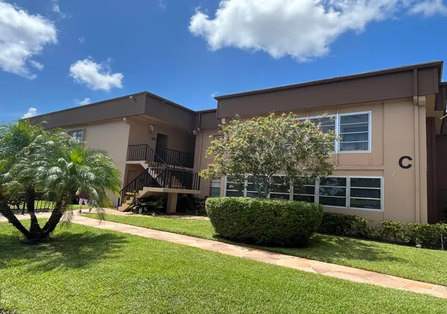 2nd image of 125 Piedmont C, Delray Beach, FL 33484 | MLS# B26065607